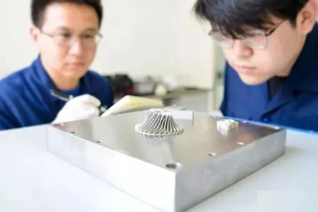 Visual nondestructive testing for defects and cracks